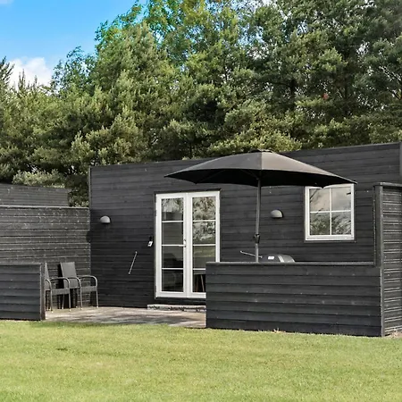 2 Bedroom In Vaeggerlose Bøtø By