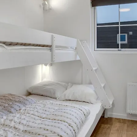 2 Bedroom In Vaeggerlose Appartamento Bøtø By