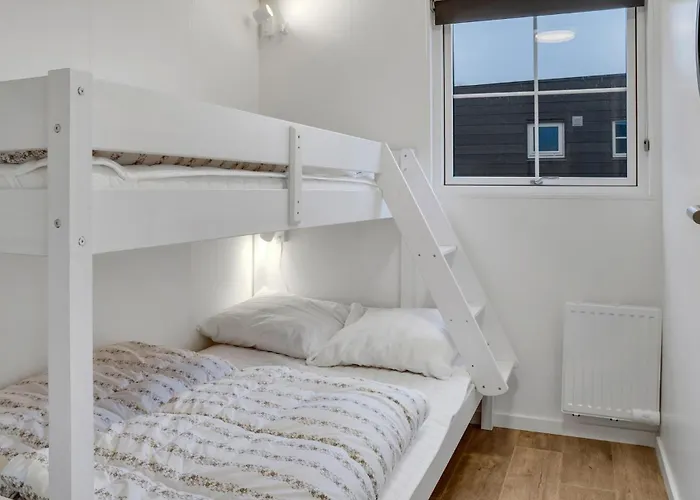 2 Bedroom In Vaeggerlose Apartmán Bøtø By